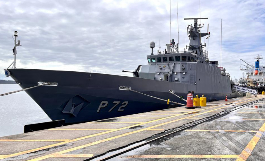 Navio-patrulha Maracanã atraca no Porto de Paranaguá