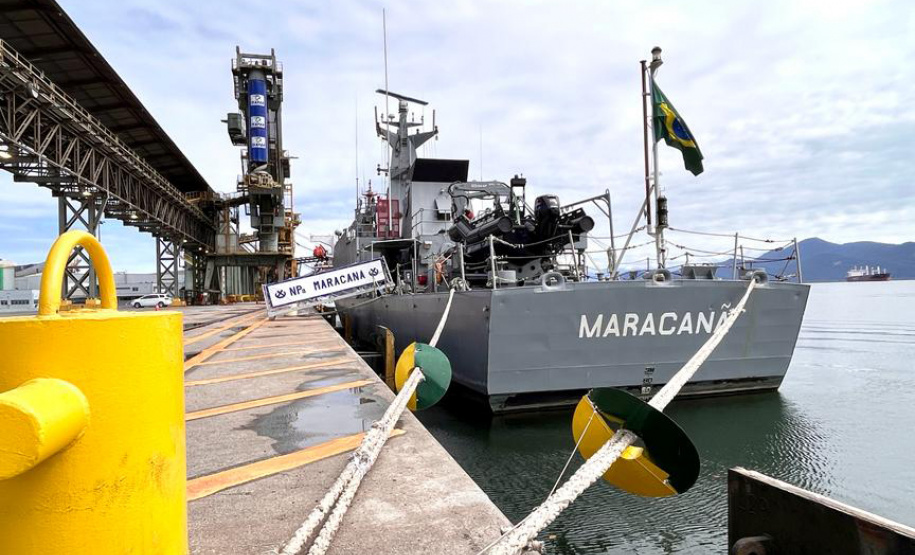 Navio-patrulha Maracanã atraca no Porto de Paranaguá