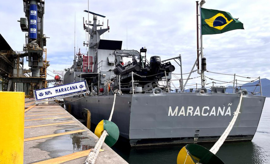 Navio-patrulha Maracanã atraca no Porto de Paranaguá