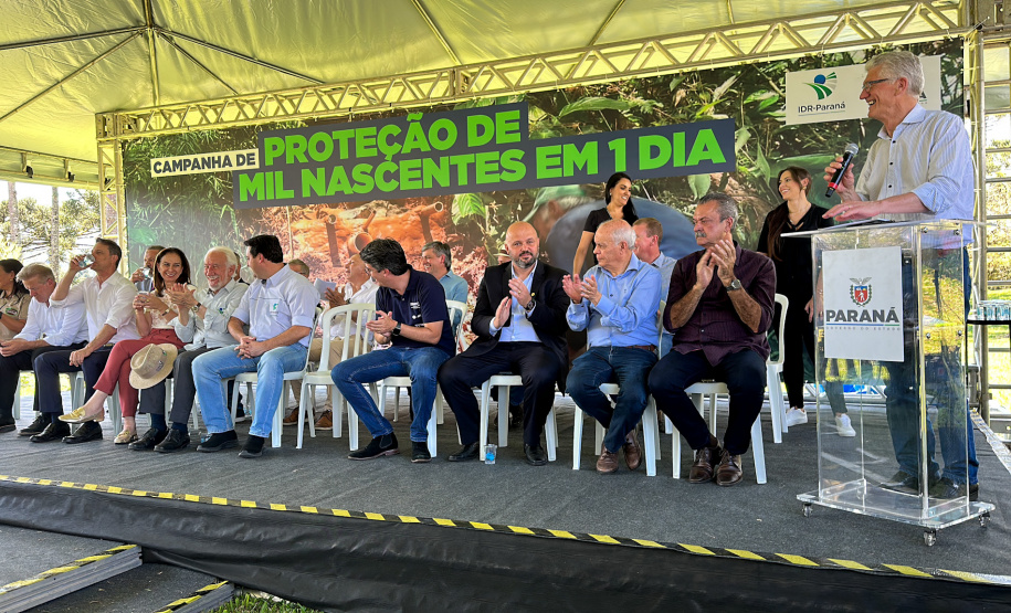 Governador da início à ação Mil Fontes, que vai proteger 1000 nascentes de água até o Dia da Árvore.