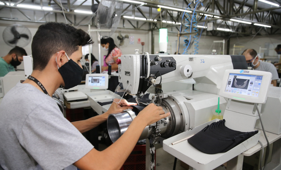 Paraná já colocou 53,1 mil jovens no mercado formal de trabalho em 2023