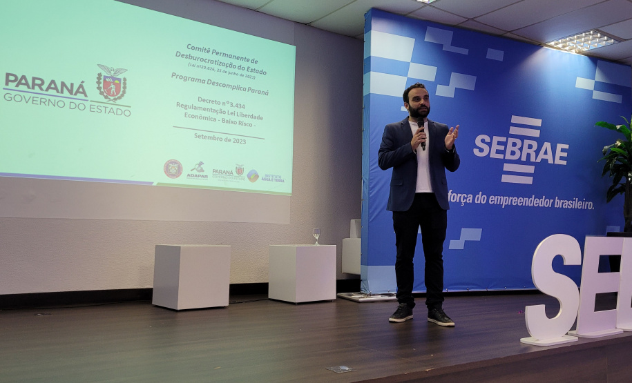 Jucepar orienta 150 gestores municipais sobre Decreto do Baixo Risco em Maringá