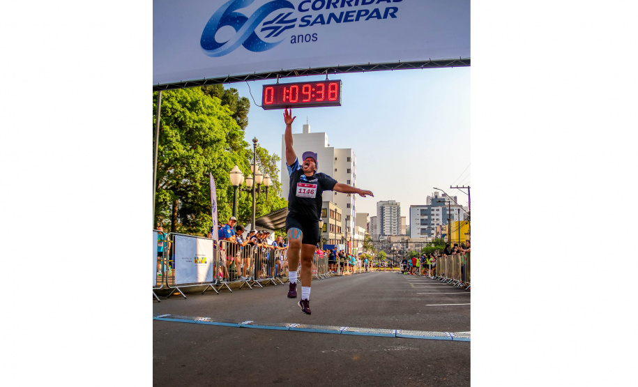Corrida de Rua pelos 60 anos da Sanepar reúne mais de 750 atletas em Pato Branco