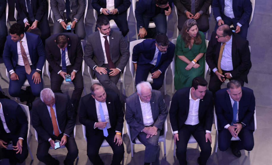 A disputa do Lote 2 do novo pacote de concessões rodoviárias do Paraná aconteceu na sede da B3, a Bolsa de Valores, em São Paulo, com a participação do governador Carlos Massa Ratinho Junior e do ministro dos Transportes, Renan Filho.