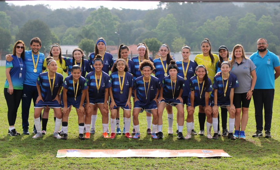 Encerrou no último fim de semana a Fase Macrorregional da 69ª edição dos Jogos Escolares do Paraná - Bom de Bola, nas cidades de Campina Grande do Sul, Rebouças, Planalto, Terra Roxa, Goioerê, Jardim Olinda, Jardim Alegre e Salto do Itararé. A etapa contou com 2.807 participantes, de 110 escolas paranaenses, representando 91 municípios