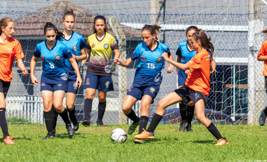 Encerrou no último fim de semana a Fase Macrorregional da 69ª edição dos Jogos Escolares do Paraná - Bom de Bola, nas cidades de Campina Grande do Sul, Rebouças, Planalto, Terra Roxa, Goioerê, Jardim Olinda, Jardim Alegre e Salto do Itararé. A etapa contou com 2.807 participantes, de 110 escolas paranaenses, representando 91 municípios