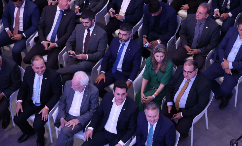 A disputa do Lote 2 do novo pacote de concessões rodoviárias do Paraná aconteceu na sede da B3, a Bolsa de Valores, em São Paulo, com a participação do governador Carlos Massa Ratinho Junior e do ministro dos Transportes, Renan Filho.