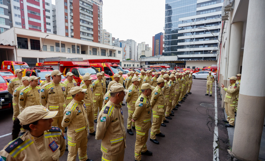 O Paraná vai reforçar a equipe que já atua nas operações de busca e salvamento em apoio às forças de segurança do Rio Grande do Sul neste domingo (10)