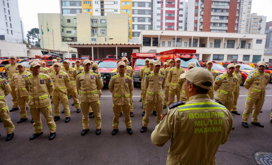 O Paraná vai reforçar a equipe que já atua nas operações de busca e salvamento em apoio às forças de segurança do Rio Grande do Sul neste domingo (10)