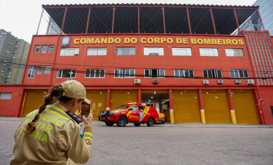 Paraná vai mandar mais 50 bombeiros para o Rio Grande do Sul neste domingo