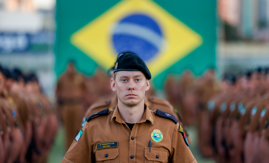 Governador Carlos Massa Ratinho Junior participa da cerimônia que marca a conclusão do treinamento dos novos policiais militares.