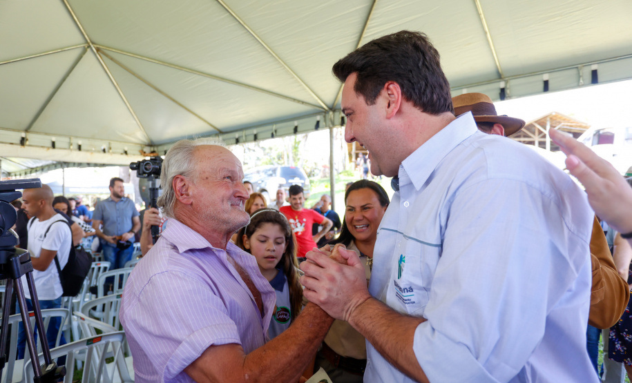 Governador da início à ação Mil Fontes, que vai proteger 1000 nascentes de água até o Dia da Árvore.