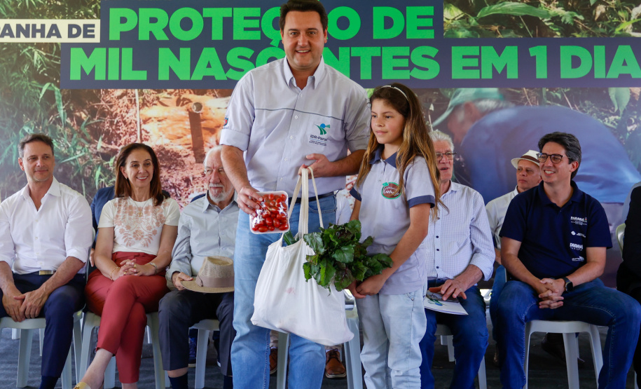 Governador da início à ação Mil Fontes, que vai proteger 1000 nascentes de água até o Dia da Árvore.