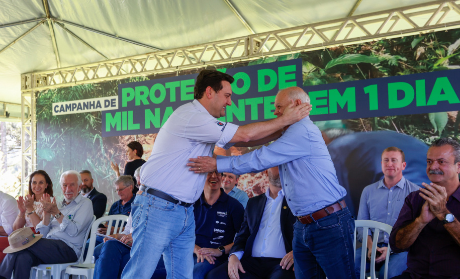 Governador da início à ação Mil Fontes, que vai proteger 1000 nascentes de água até o Dia da Árvore.
