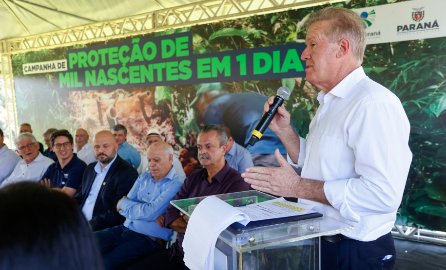 Governador da início à ação Mil Fontes, que vai proteger 1000 nascentes de água até o Dia da Árvore.