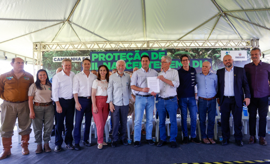 Governador da início à ação Mil Fontes, que vai proteger 1000 nascentes de água até o Dia da Árvore.