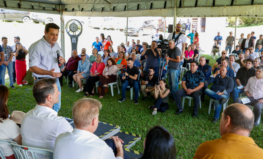 Governador da início à ação Mil Fontes, que vai proteger 1000 nascentes de água até o Dia da Árvore.