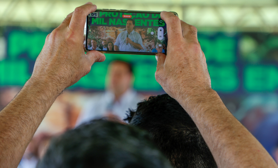 Governador da início à ação Mil Fontes, que vai proteger 1000 nascentes de água até o Dia da Árvore.