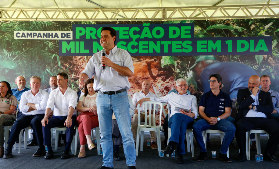 Governador da início à ação Mil Fontes, que vai proteger 1000 nascentes de água até o Dia da Árvore.