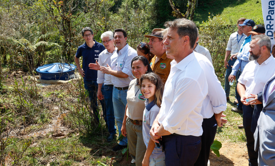 Governador da início à ação Mil Fontes, que vai proteger 1000 nascentes de água até o Dia da Árvore.