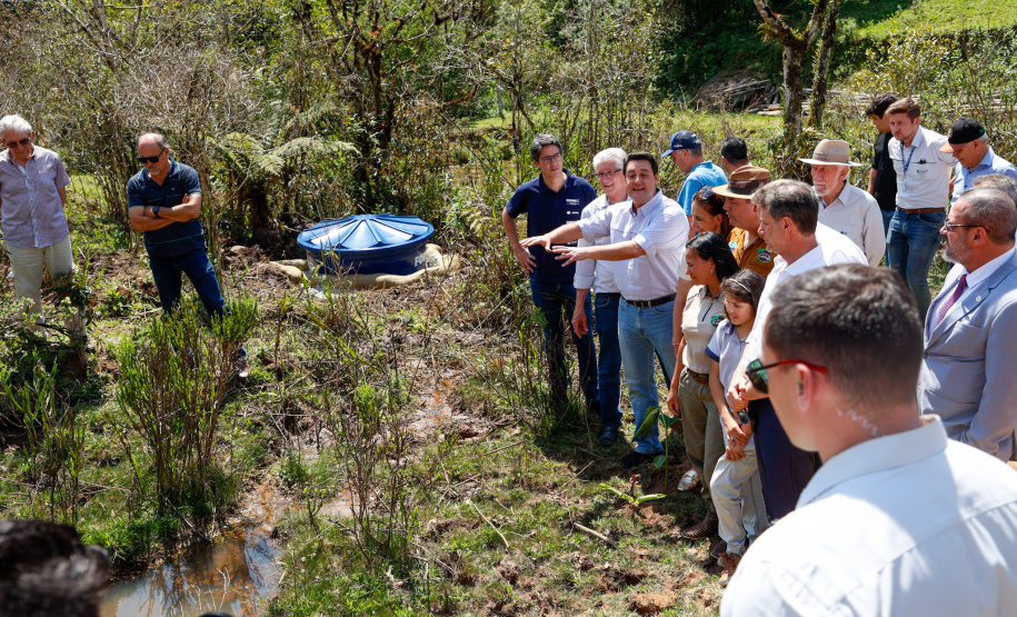 Governador da início à ação Mil Fontes, que vai proteger 1000 nascentes de água até o Dia da Árvore.