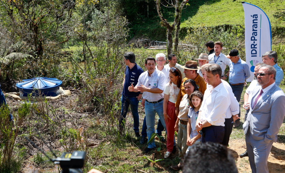 Governador da início à ação Mil Fontes, que vai proteger 1000 nascentes de água até o Dia da Árvore.