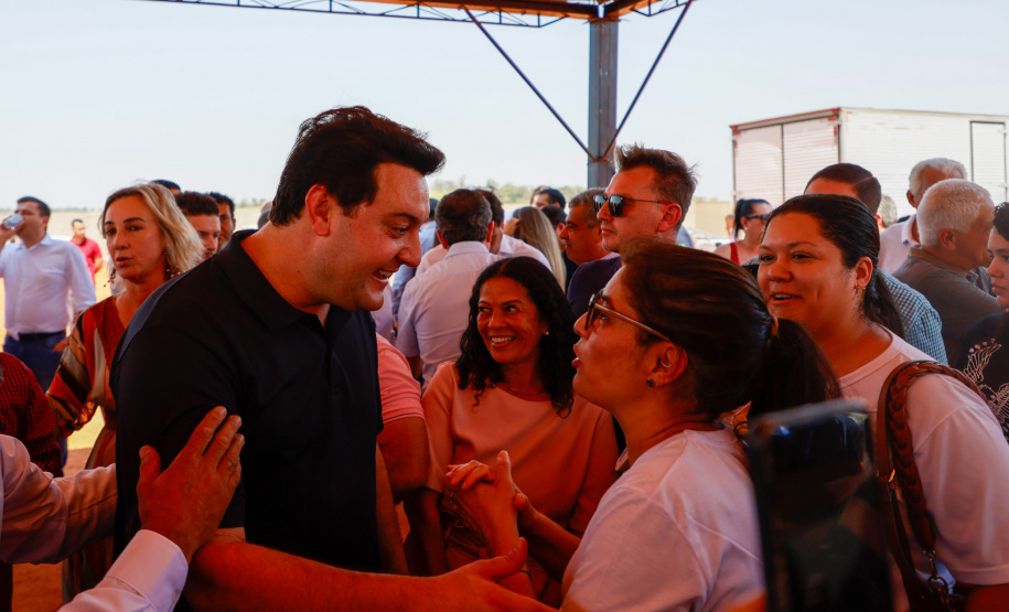 Em Jacarezinho, governador vistoria obra de ambulatório que vai atender 22 municípios