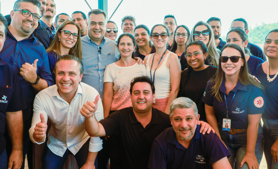 Em Jacarezinho, governador vistoria obra de ambulatório que vai atender 22 municípios