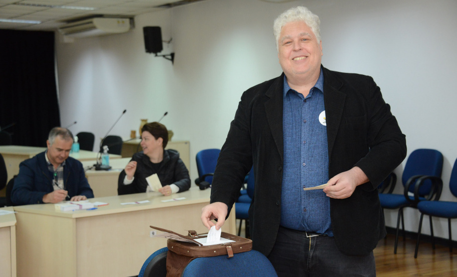 Consulta pública: Unicentro elege representantes para os próximos quatro anos