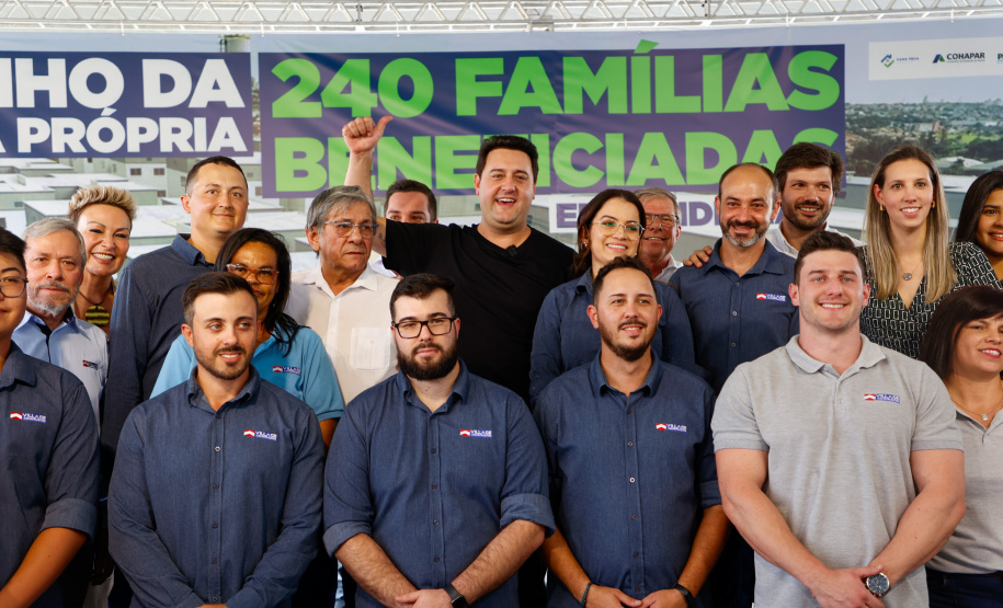 Governador Carlos Massa Ratinho Jr inaugura 240 apartamentos, dos quais 166 receberam subsídio do Governo do Estado, totalizando R$ 2,5 milhões de investimento.