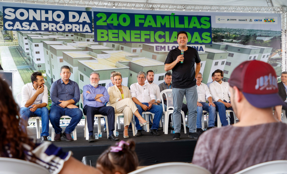 Governador Carlos Massa Ratinho Jr inaugura 240 apartamentos, dos quais 166 receberam subsídio do Governo do Estado, totalizando R$ 2,5 milhões de investimento.