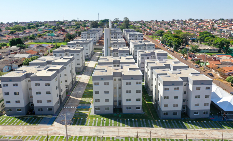 Governador Carlos Massa Ratinho Jr inaugura 240 apartamentos, dos quais 166 receberam subsídio do Governo do Estado, totalizando R$ 2,5 milhões de investimento.