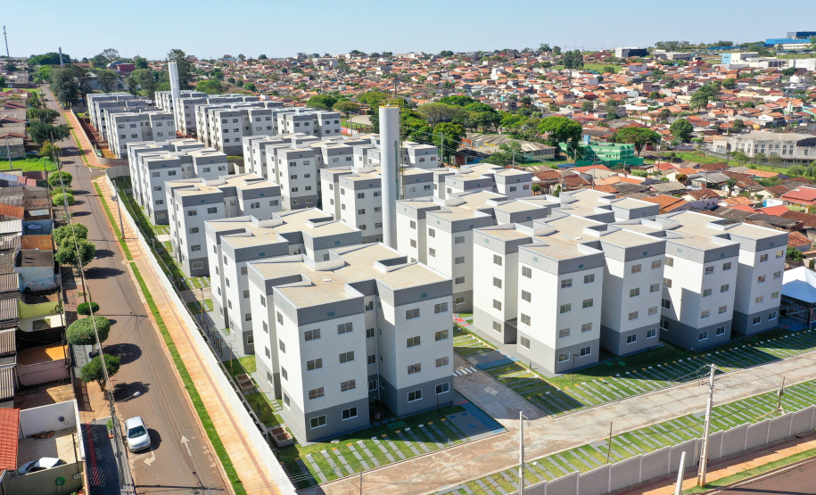 Governador Carlos Massa Ratinho Jr inaugura 240 apartamentos, dos quais 166 receberam subsídio do Governo do Estado, totalizando R$ 2,5 milhões de investimento.