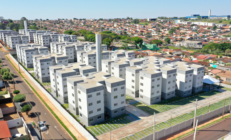 Governador Carlos Massa Ratinho Jr inaugura 240 apartamentos, dos quais 166 receberam subsídio do Governo do Estado, totalizando R$ 2,5 milhões de investimento.