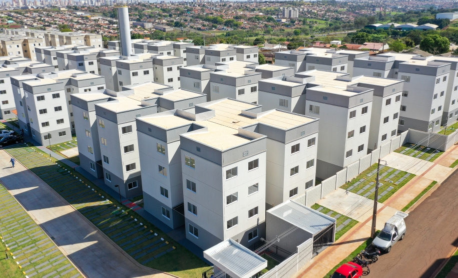 Governador Carlos Massa Ratinho Jr inaugura 240 apartamentos, dos quais 166 receberam subsídio do Governo do Estado, totalizando R$ 2,5 milhões de investimento.