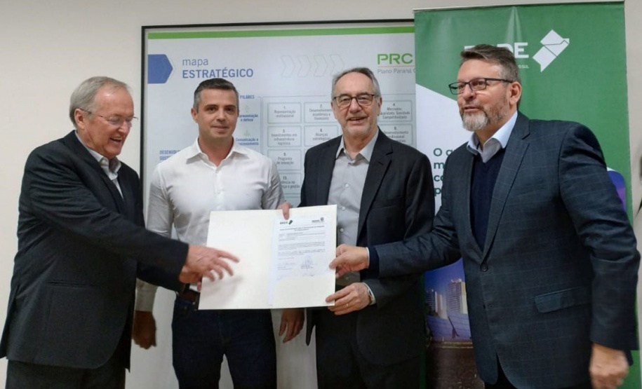 "BRDE e Frimesa assinam contrato de R$ 22,45 milhões para incrementar produção de suínos no norte do Paraná"