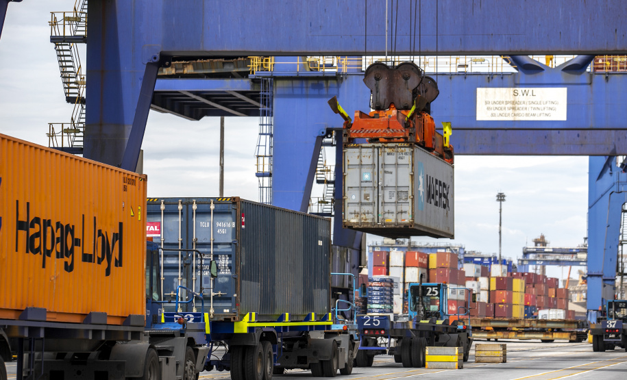 Portos do Paraná movimentam 6% a mais de cargas no acumulado do ano