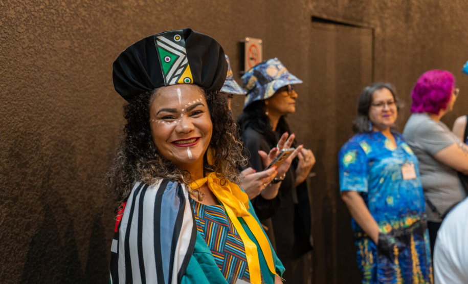Educação reúne 800 educadores em encontro de formação continuada em Foz do Iguaçu