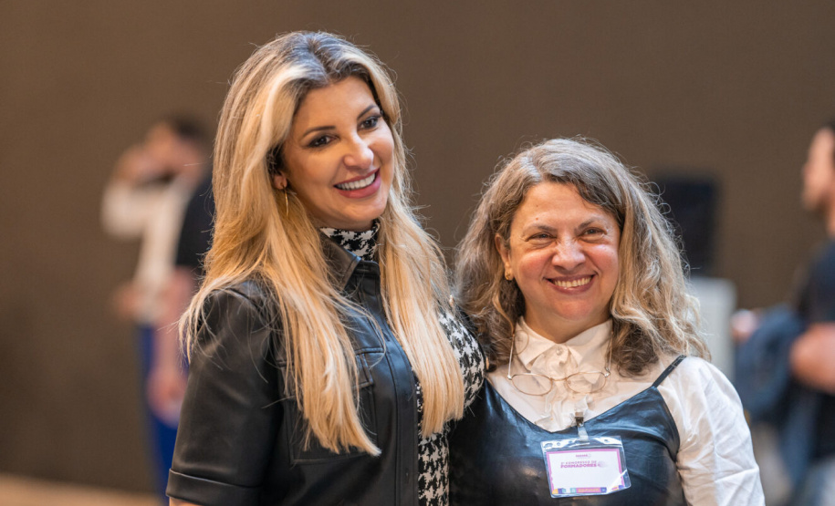 Educação reúne 800 educadores em encontro de formação continuada em Foz do Iguaçu