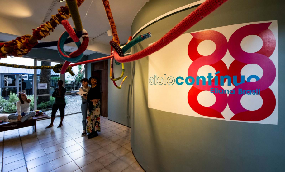 Museu Casa Alfredo Andersen apresenta instalação têxtil de Eliana Brasil neste sábado