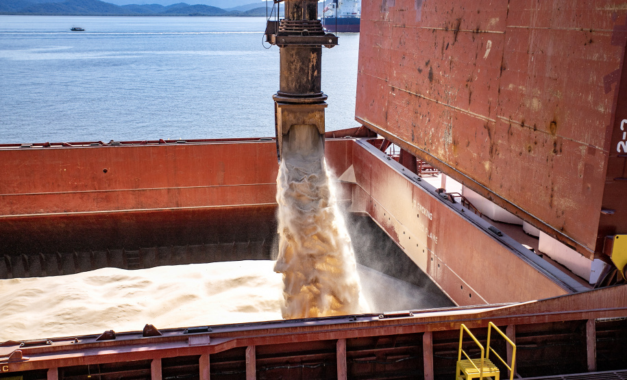 Portos do Paraná movimentam 6% a mais de cargas no acumulado do ano