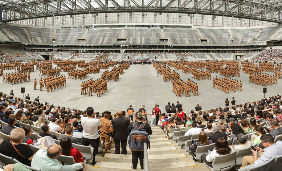 Curitiba, 12 de setembro de 2023 - O governador Carlos Massa Ratinho Jr. participa da formatura de soldados da Polícia Militar do Paraná na Ligga Arena.