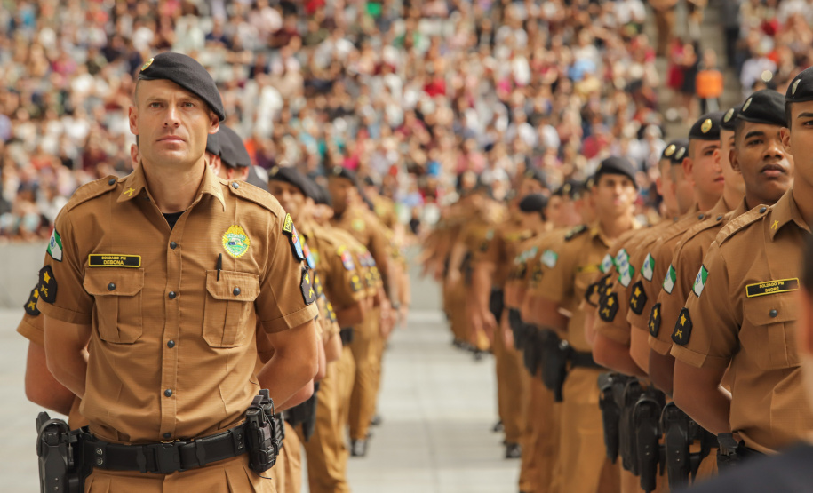Curitiba, 12 de setembro de 2023 - O governador Carlos Massa Ratinho Jr. participa da formatura de soldados da Polícia Militar do Paraná na Ligga Arena.
