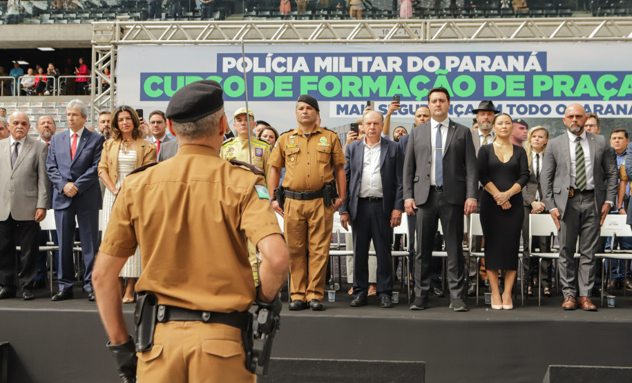Curitiba, 12 de setembro de 2023 - O governador Carlos Massa Ratinho Jr. participa da formatura de soldados da Polícia Militar do Paraná na Ligga Arena.