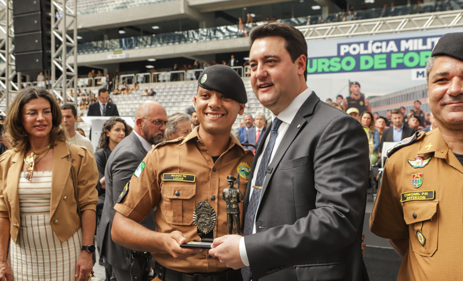 Curitiba, 12 de setembro de 2023 - O governador Carlos Massa Ratinho Jr. participa da formatura de soldados da Polícia Militar do Paraná na Ligga Arena.