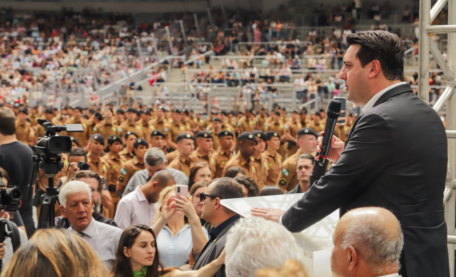 Curitiba, 12 de setembro de 2023 - O governador Carlos Massa Ratinho Jr. participa da formatura de soldados da Polícia Militar do Paraná na Ligga Arena.
