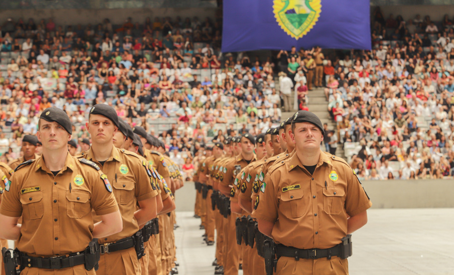 Curitiba, 12 de setembro de 2023 - O governador Carlos Massa Ratinho Jr. participa da formatura de soldados da Polícia Militar do Paraná na Ligga Arena.