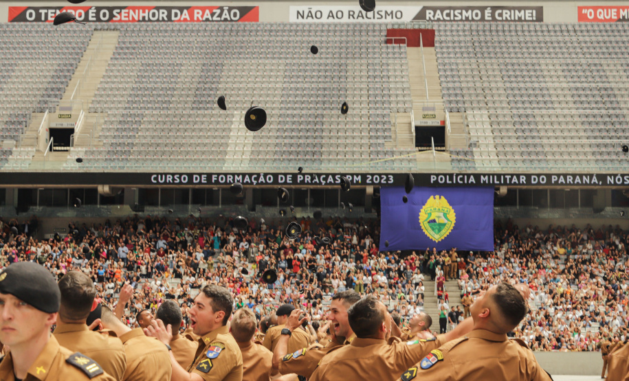Curitiba, 12 de setembro de 2023 - O governador Carlos Massa Ratinho Jr. participa da formatura de soldados da Polícia Militar do Paraná na Ligga Arena.