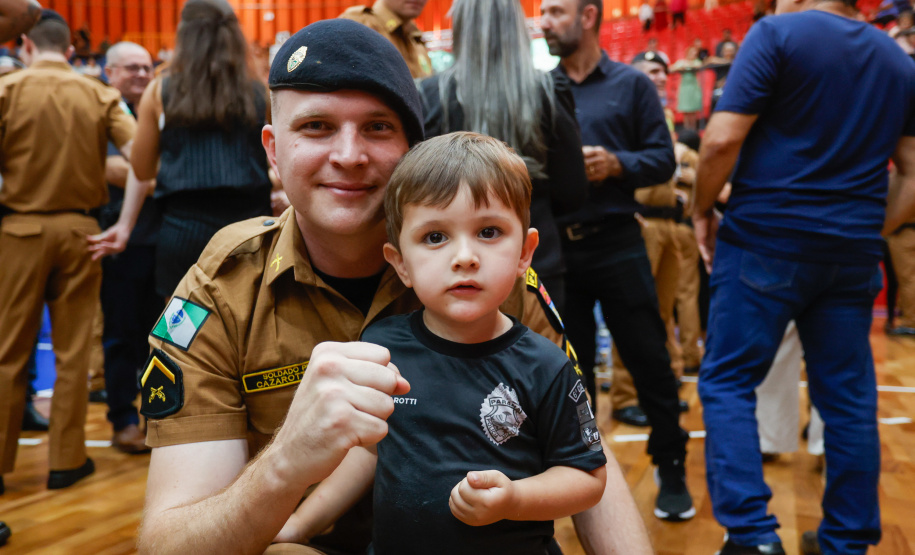 Governador Carlos Massa Ratinho Junior participa da cerimônia que marca a conclusão do treinamento dos novos policiais militares.