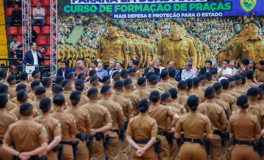Governador Carlos Massa Ratinho Junior participa da cerimônia que marca a conclusão do treinamento dos novos policiais militares.